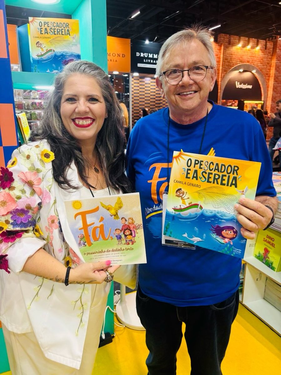 Levando o Fá para passear entre muitos outros livros